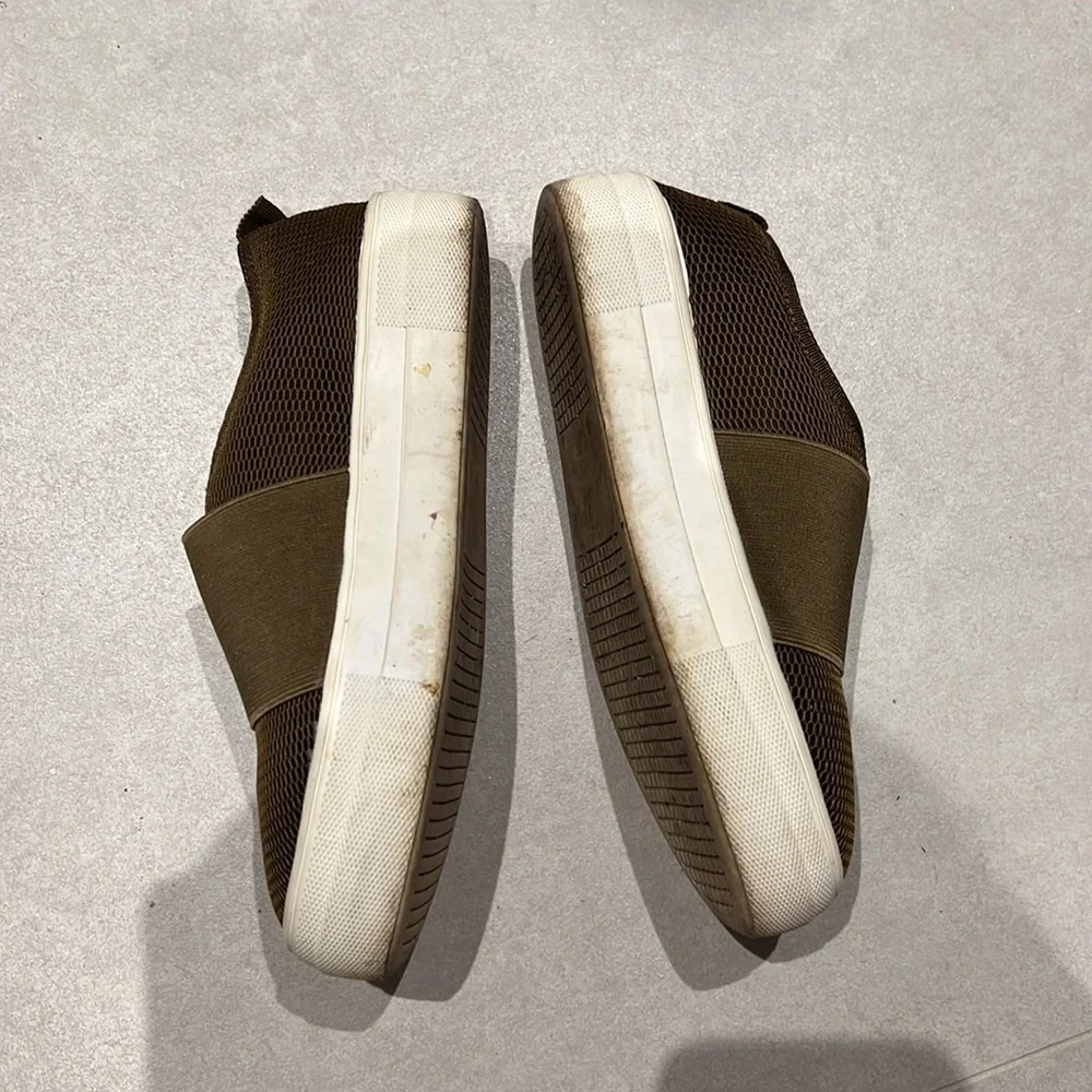 Steve Madden women size 5 olive green sneakers white rubber sole